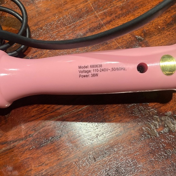 Revlon Pink Curling Wand - Picture 3 of 3